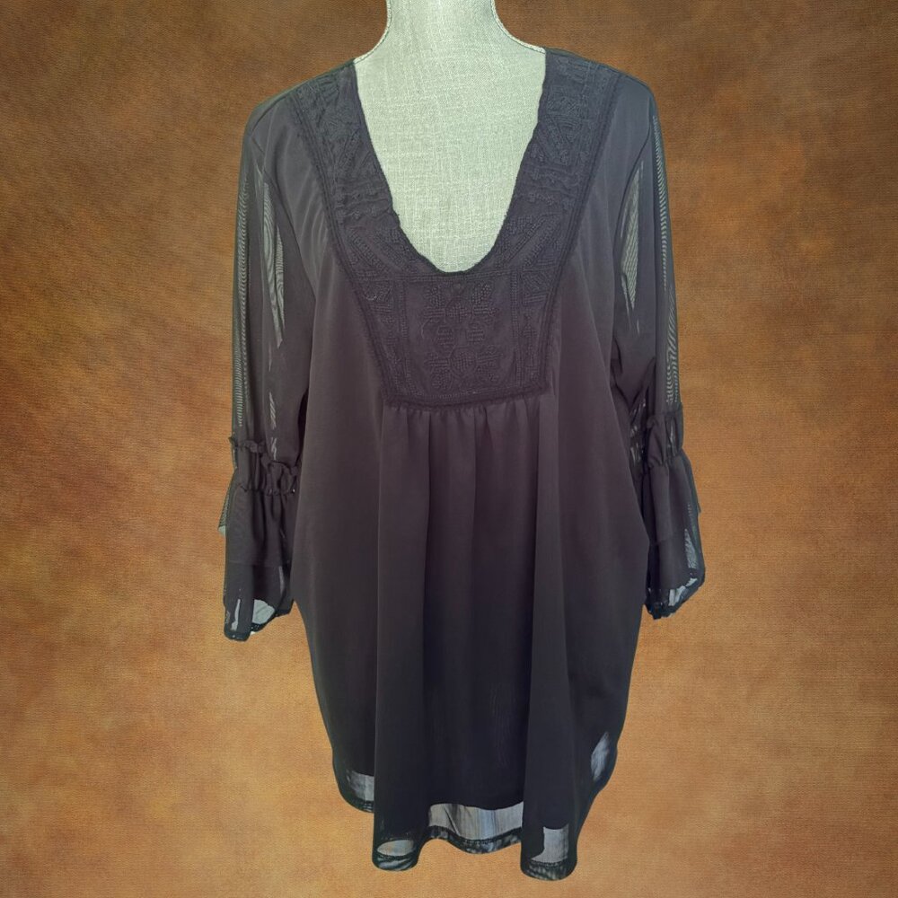 89th & Madison Black Lace Crochet Tunic Boho Bell Sleeve Blouse 2X